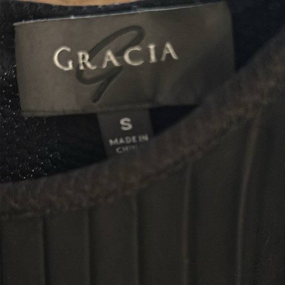 Women’s Gracia Sleeveless Black Pleated Cape Top Chiffon Sheer Overlay Lined - Picture 8 of 8